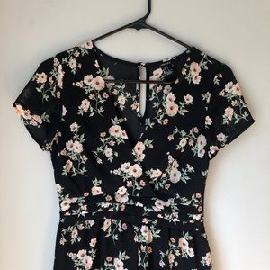 Black Floral Romper 🌸